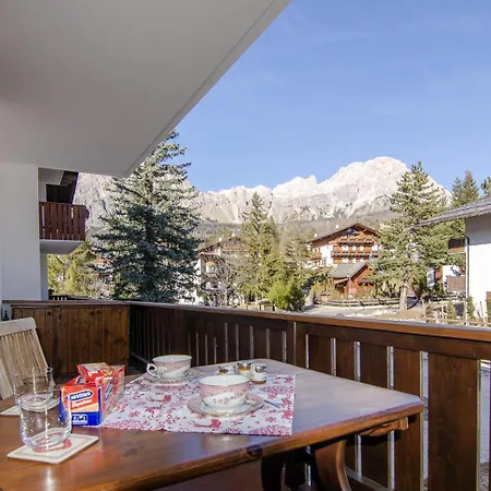 Splendido A Due Passi Dal Centro Con Terrazza E Garage Apartamento Cortina dʼAmpezzo