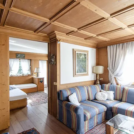 Splendido A Due Passi Dal Centro Con Terrazza E Garage Cortina dʼAmpezzo